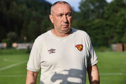 Stanimir Stoilov: "1-2 pozisyonda oynatacak oyuncumuz yok"