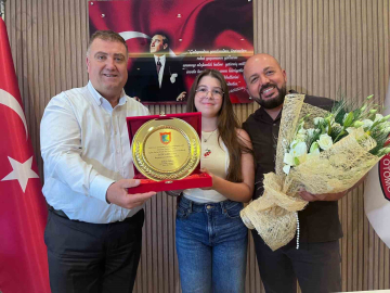 İzmirli Özde, LGS’de Türkiye birincisi oldu