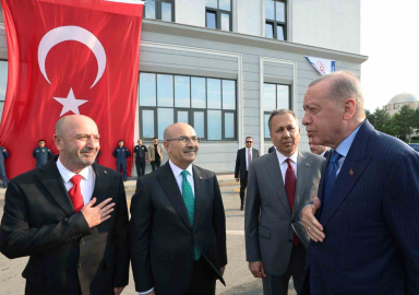 Cumhurbaşkanı Erdoğan: "Devletine ihanet edenler, milletine kurşun sıkanlar, ruhunu 1 dolara satan alçaklar bunun bedelini mutlaka ödeyecekler"