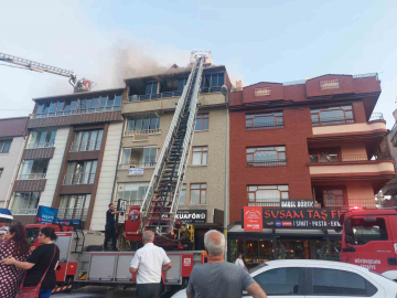 Ankara’da bir binanın en üst katından korkutan yangın