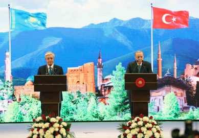 Kazakistan Cumhurbaşkanı Tokayev: "Türkiye, Cumhurbaşkanı Erdoğan liderliğinde altın asrını yaşıyor"