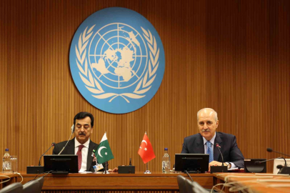 TBMM Başkanı Kurtulmuş, Pakistan Senato Başkanı Gilani ile görüştü