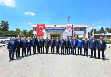 Türkiye’nin hibe ettiği 29 araç, KKTC İçişleri Bakanlığı’na teslim edildi