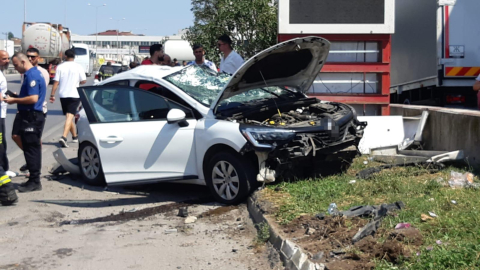 Kazada kontrolden çıkan otomobil akaryakıt istasyonunun duvarına çarptı: 1 yaralı