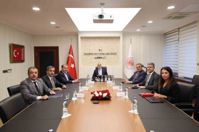 8. Dönem Toplu Sözleşme görüşmelerinde yeni gelişme: Hükümetin taban aylığına bin lira artış teklifi müzakere masasında değerlendirildi