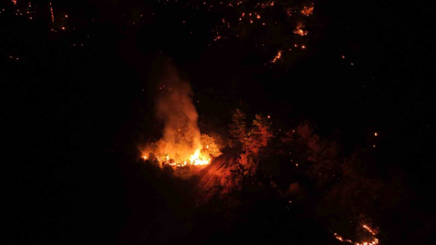 Çanakkale’de gece saatlerinde çıkan orman yangını kontrol altına alındı