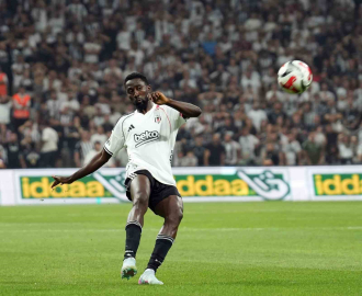 Trendyol Süper Lig: Beşiktaş: 1 - Eyüpspor: 1 (İlk yarı)
