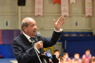 Tatar: "İki bayrakla, insanlık ve çağ dışı izolasyonlara meydan okuyacağız"