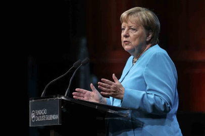Merkel, 2015’teki mülteci politikasını savundu: "Değerlerimize uyumlu bir şey yapmak istedim"