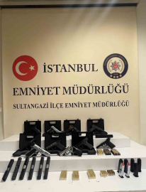 Sultangazi’de 14 suç kaydı olan şüpheli kıskıvrak yakalandı