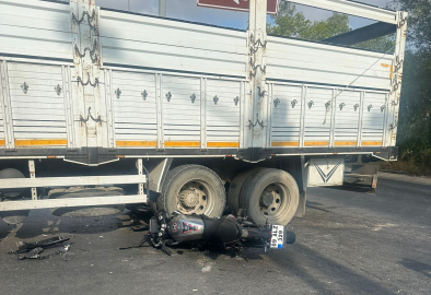 İzmir’de motosiklet sürücüsü genç, kaza kurbanı