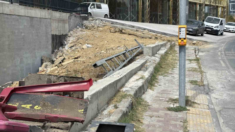 Başakşehir’de araç dükkanlara daldı: Ezilmekten bir adımla kurtuldu
