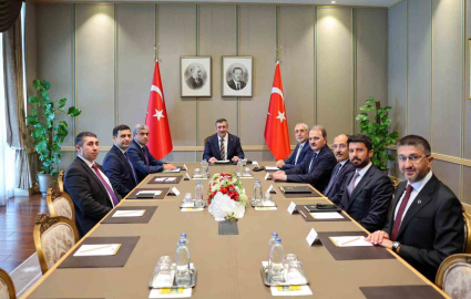 Bakan Işıkhan, Azerbaycan Çalışma ve Halkın Sosyal Koruması Bakanı Aliyev ile bir araya geldi