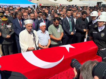 İzmir’de şehit düşen polislere son görev