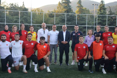 Başkan Söğüt  geleceğin en büyük umut kaynağı sporcularla bir arada
