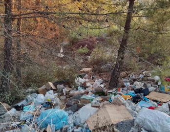 Çanakkale’de ormanlık alanlar çöpten geçilmiyor