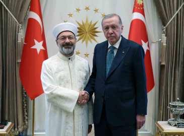 Cumhurbaşkanı Erdoğan eski Diyanet İşleri Başkanı Prof. Dr. Erbaş’ı kabul etti