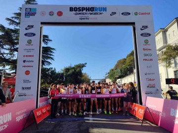 ’Bosphorun Quarter Marathonu’nda 3 bin kişi kıyasıya mücadele etti