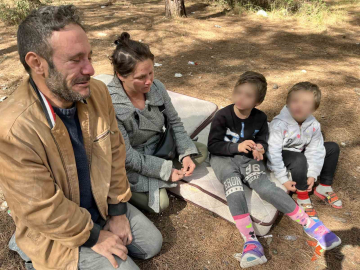 "Ben çalışan bir insanım, ev sahibimin iki parça eşyası kayboldu diye hırsız muamelesi görüp dışarı atıldık"