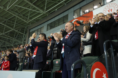 Büyükakın’dan; Milli Takımımıza tebrik Kocaeli’ye teşekkür