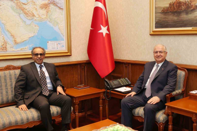 Bakan Güler Kuveyt’in Ankara Büyükelçisi al Adwani’yi kabul etti.