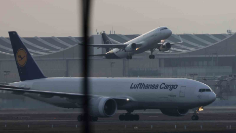 Almanya’da artan maliyetler hava yollarını vurdu: Lufthansa haftada 100 iç hat uçuşunu iptale hazırlanıyor