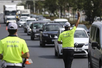 Bakan Yerlikaya açıkladı! "36 maddelik trafik kanunu 1 Ocak 2026’dan itibaren yürürlüğe girecek"