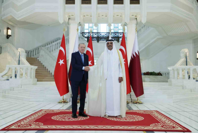 Cumhurbaşkanı Erdoğan, Katar’da resmi törenle karşılandı