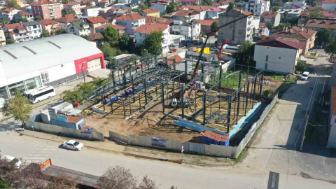 Vezirçiftliği Kapalı Spor Salonu’nda çalışmalar sürüyor