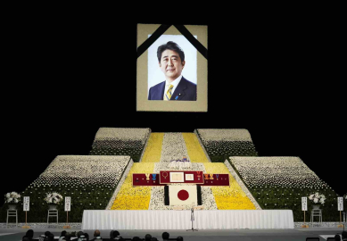 Eski Japonya Başbakanı Abe suikastinin zanlısı, ilk duruşmada suçunu kabul etti