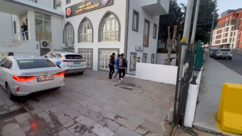 Evden aldığı yedek anahtarla park halindeki aracı çalan hırsız yakalandı