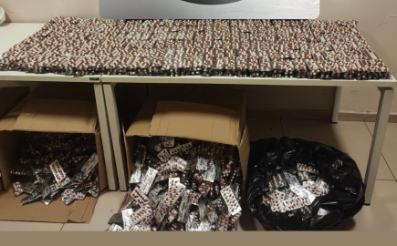 İzmir’de binlerce uyuşturucu nitelikli hap ele geçirildi