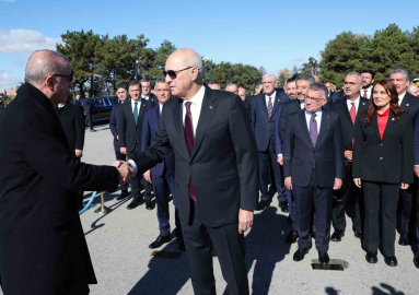 Cumhurbaşkanı Erdoğan başkanlığındaki devlet erkanı Anıtkabir’i ziyaret etti