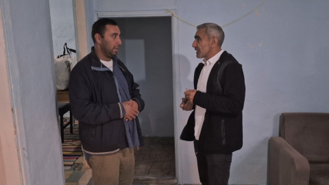 Mersin’den İstanbul’a uzanan buruk bir hayat hikayesi: Annesinin kabul etmediği engelli adama muhtar sahip çıktı