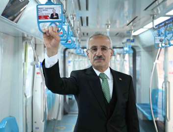 Ulaştırma ve Altyapı Bakanı Uraloğlu: "Marmaray, 12 yılda 1 milyar 430 milyon yolcuya hizmet verdi"