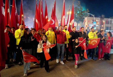 Bahçelievler’de 102 metrelik bayrakla Cumhuriyet coşkusu