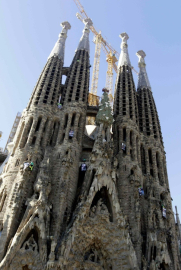 Barselona’daki La Sagrada Familia, dünyanın en uzun kilisesi unvanını aldı