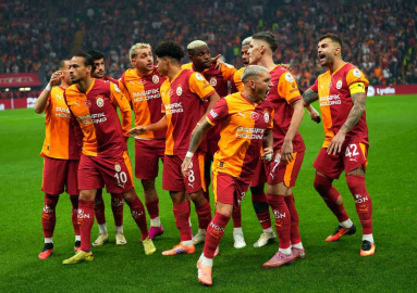 Abdülkerim Bardakcı, Galatasaray ile ligde 100. maçını oynadı