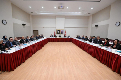 Vali Aktaş açıkladı: "Enkazdan kurtarılan Dilara yoğun bakımdan çıktı"