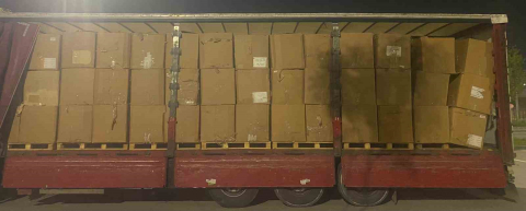 Kocaeli’de sahte belgeli tırda tonlarca kaçak tütün ele geçirildi