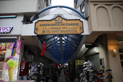 İzmit Belediyesi Tarihi Ayakkabıcılar Çarşısı’nın çatısını yeniledi