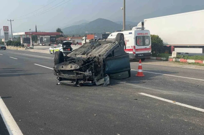 Komşuda feci kaza! Otomobil takla attı: 2 yaralı