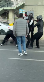 Maltepe E-5’te motorcular arasında çıkan kavgada tekme ve yumruklar havada uçuştu