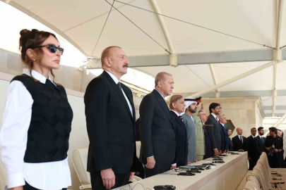 Cumhurbaşkanı Erdoğan, 8 Kasım Zafer Günü’nün kutlandığı tören alanında