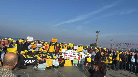 İzmir’de taksicilerden ‘korsana hayır’ konvoyuna başkandan şartlı destek