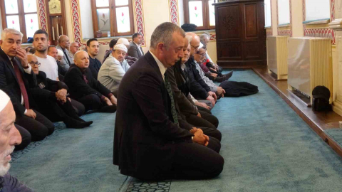 Kocaeli Valisi Aktaş, Atatürk’ün ölümünün 87. yılı için okutulan mevlide katıldı