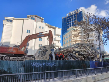 Ankara’da yıkım çalışması gerçekleştiren binada çökme meydana geldi