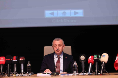 Başkan Büyükakın’dan zor soru: "Küçücük kaymayı bile tespit edemeyen İzmit Belediyesi, metroyu nasıl tespit etti?"