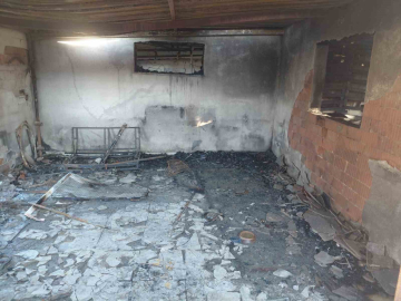 Evde çıkan yangında hayatını kaybetti, 20’den fazla kedi de telef oldu