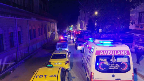 Sultanbeyli’de ahşap ev küle döndü